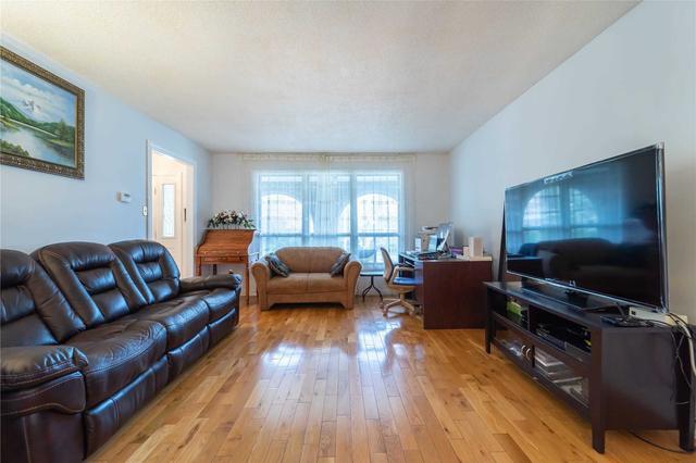 236 Vodden St E, House detached with 3 bedrooms, 3 bathrooms and 4 parking in Brampton ON | Image 5