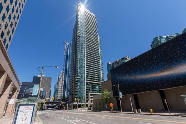 2503 - 33 Bay St, Condo with 2 bedrooms, 2 bathrooms and 1 parking in Toronto ON | Image 19