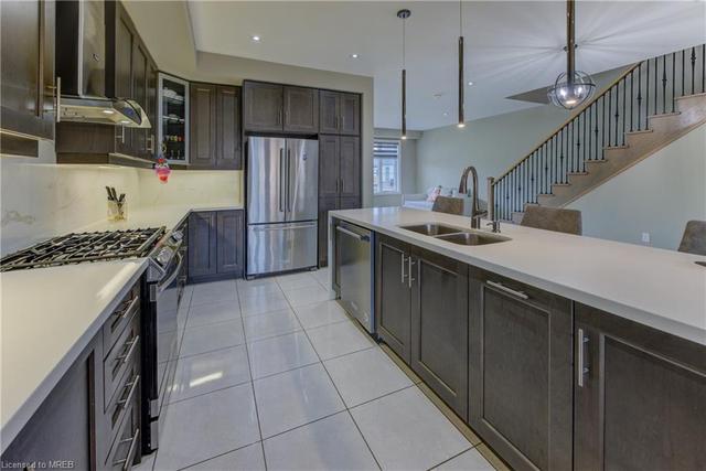 3077 Postridge Drive, House attached with 4 bedrooms, 3 bathrooms and 2 parking in Oakville ON | Image 5