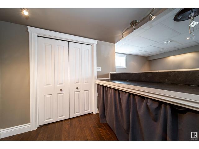 7915 3 Av Sw, House detached with 3 bedrooms, 3 bathrooms and null parking in Edmonton AB | Image 48