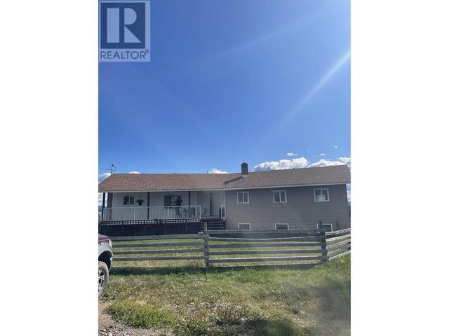 4406 Brown Road, House detached with 4 bedrooms, 2 bathrooms and null parking in Bulkley Nechako E BC | Image 2