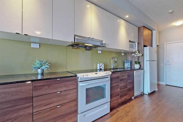 2706 - 121 Mcmahon Dr, Condo with 1 bedrooms, 1 bathrooms and 0 parking in Toronto ON | Image 9