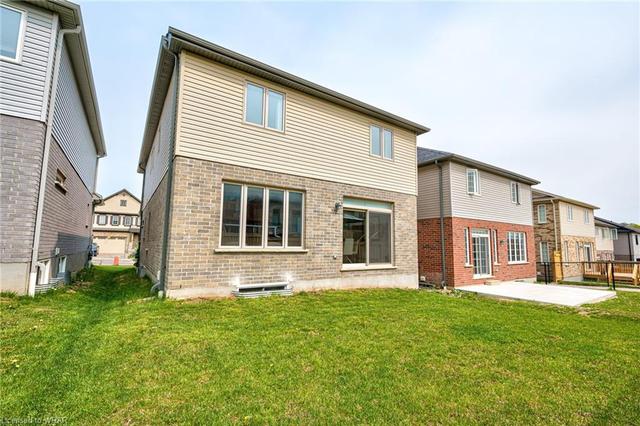 629 Wild Rye Street, House detached with 3 bedrooms, 2 bathrooms and 4 parking in Waterloo ON | Image 30