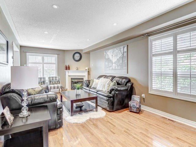 21 Milkweed Cres, House detached with 3 bedrooms, 3 bathrooms and 4 parking in Brampton ON | Image 5
