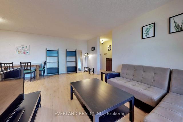 1111 - 175 Hilda Ave, Condo with 3 bedrooms, 2 bathrooms and 1 parking in Toronto ON | Image 5