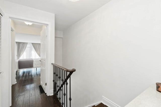 31 Belmont St, House attached with 2 bedrooms, 2 bathrooms and 0 parking in Toronto ON | Image 8