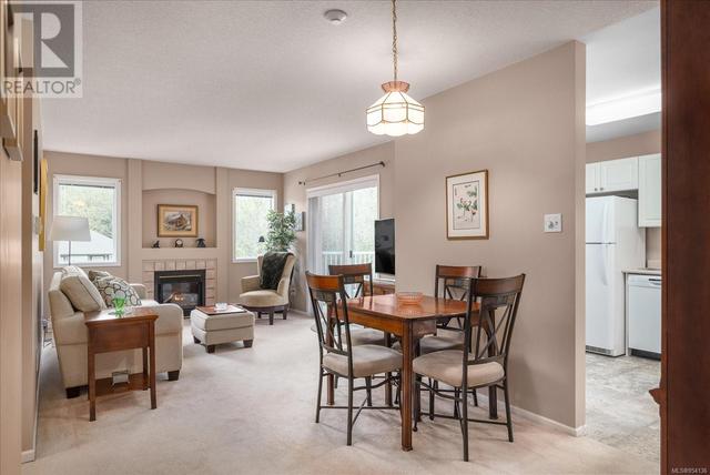 205 - 440 Schley Pl, Condo with 2 bedrooms, 2 bathrooms and 1 parking in Qualicum Beach BC | Image 13