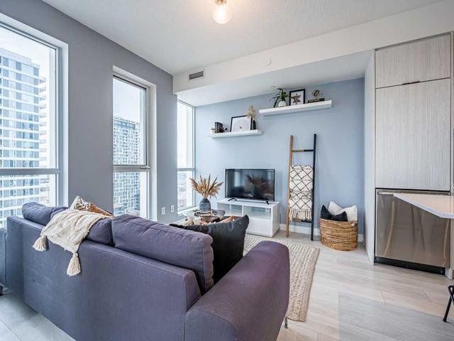 1712 - 170 Sumach St, Condo with 1 bedrooms, 1 bathrooms and 1 parking in Toronto ON | Image 3
