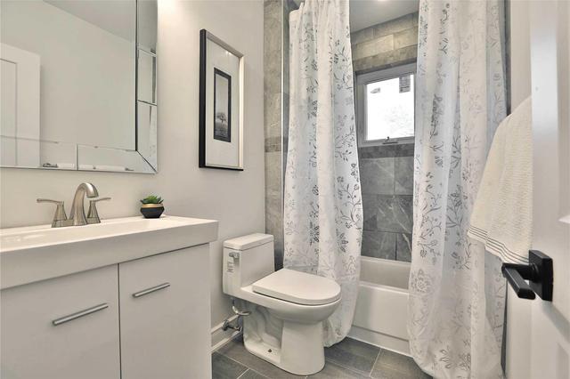 233 Mcroberts Ave, House semidetached with 3 bedrooms, 3 bathrooms and 1 parking in Toronto ON | Image 13