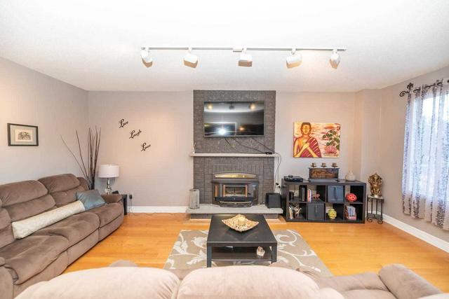 27 Kenpark Ave, House detached with 4 bedrooms, 5 bathrooms and 5 parking in Brampton ON | Image 16