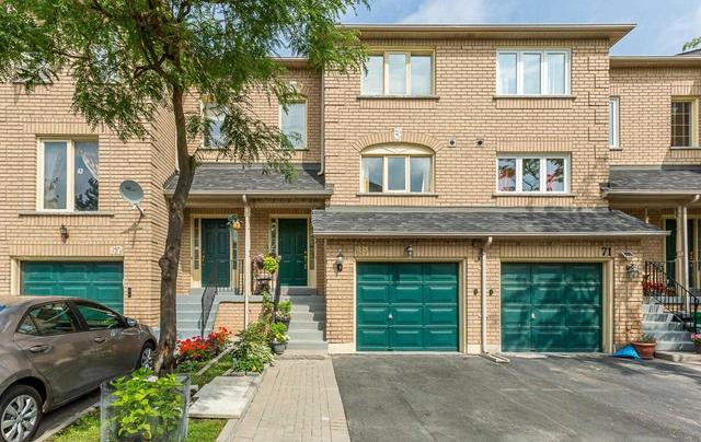 69 - 2 Sir Lou Dr, Townhouse with 3 bedrooms, 2 bathrooms and 2 parking in Brampton ON | Image 1