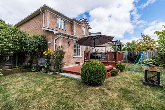 58 Twin Pines Cres, House detached with 3 bedrooms, 3 bathrooms and 3 parking in Brampton ON | Image 11