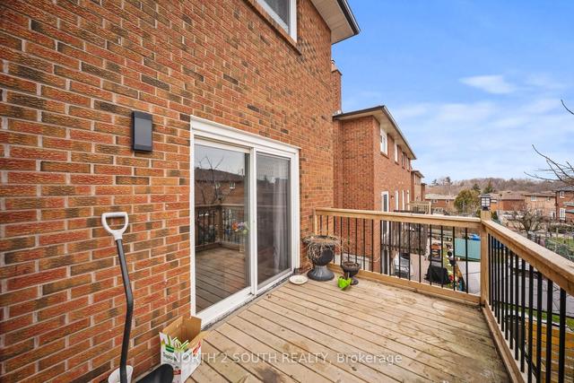 106 Benjamin Boake Tr, House semidetached with 4 bedrooms, 3 bathrooms and 5 parking in Toronto ON | Image 11