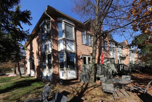 39 - 2065 Sixth Line, Townhouse with 3 bedrooms, 4 bathrooms and 4 parking in Oakville ON | Image 30