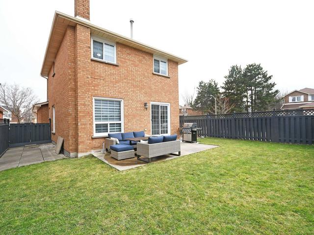 2 Cashel St, House detached with 3 bedrooms, 3 bathrooms and 5 parking in Brampton ON | Image 26