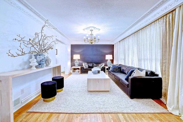 2349 Camilla Rd, House detached with 4 bedrooms, 4 bathrooms and 4 parking in Mississauga ON | Image 3