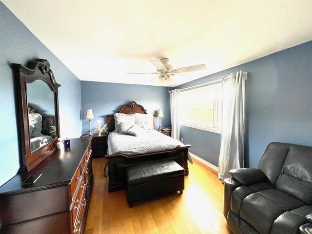 122 Song Meadoway, Townhouse with 3 bedrooms, 2 bathrooms and 2 parking in Toronto ON | Image 14