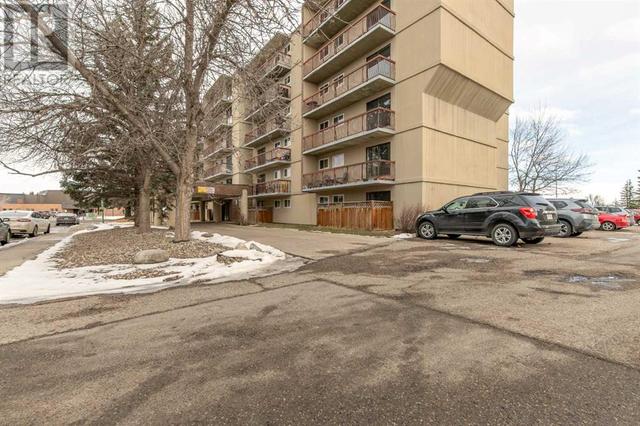 111, - 5 Berkeley Place W, Condo with 2 bedrooms, 1 bathrooms and 1 parking in Lethbridge AB | Image 26