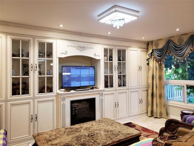 19 Baycliffe Rd E, House detached with 4 bedrooms, 5 bathrooms and 4 parking in Markham ON | Image 2