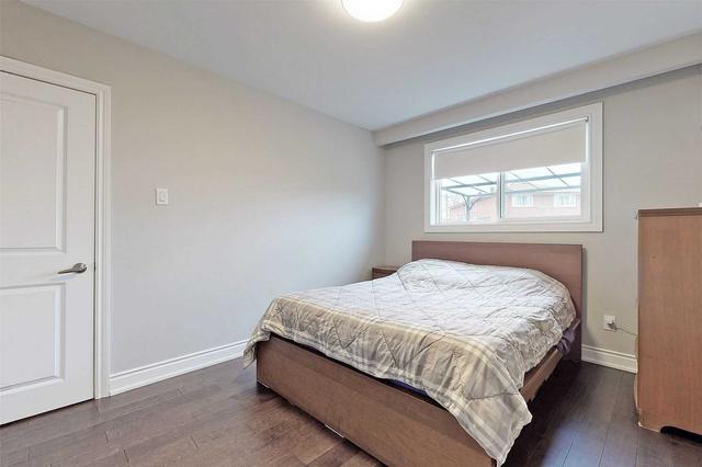 30 Primula Cres, House semidetached with 3 bedrooms, 2 bathrooms and 3 parking in Toronto ON | Image 9