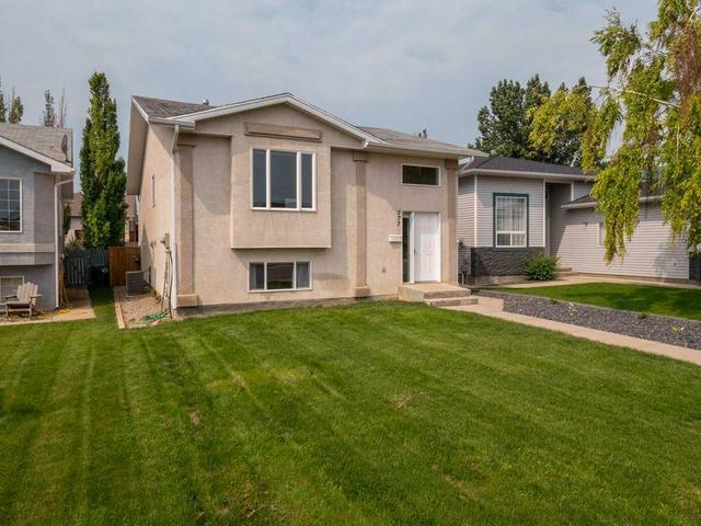 777 Red Crow Boulevard W, House detached with 4 bedrooms, 2 bathrooms and 2 parking in Lethbridge AB | Image 2