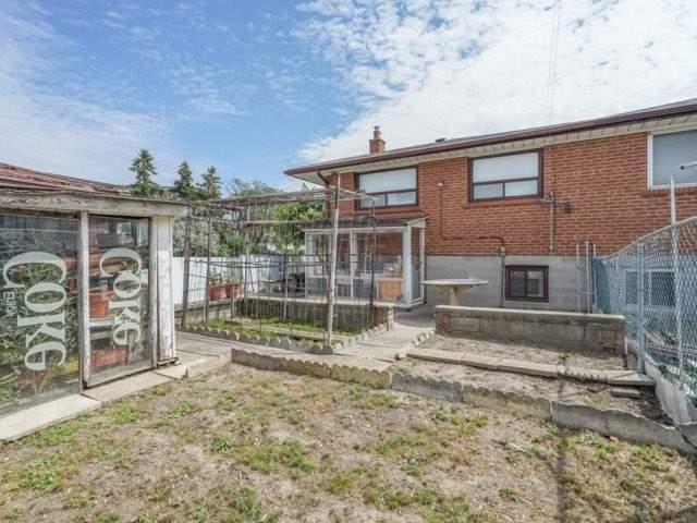 80 Picaro Dr, House semidetached with 3 bedrooms, 2 bathrooms and 3 parking in Toronto ON | Image 17