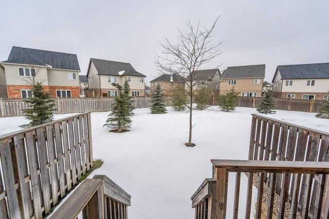 35 Oldfield Dr, Townhouse with 3 bedrooms, 3 bathrooms and 2 parking in Guelph ON | Image 3