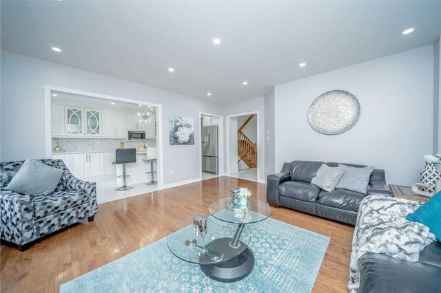 81 Via Jessica Dr, House detached with 4 bedrooms, 4 bathrooms and 6 parking in Markham ON | Image 37