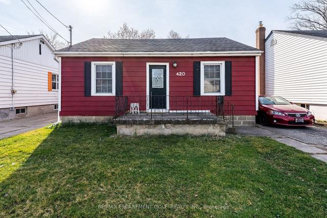 420 Welland Ave, House detached with 2 bedrooms, 1 bathrooms and 4 parking in St. Catharines ON | Image 1