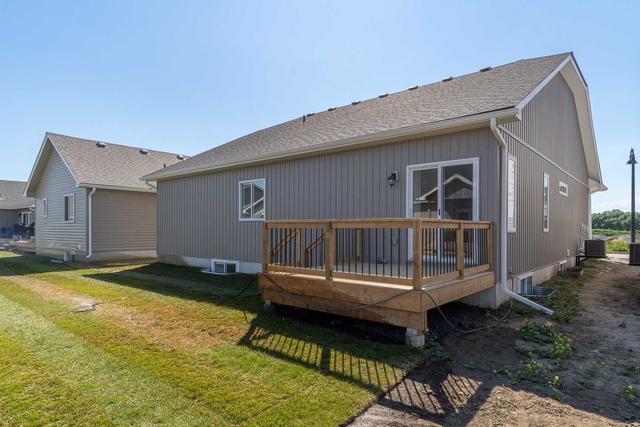 73 Stirling Cres, House detached with 2 bedrooms, 2 bathrooms and 6 parking in Prince Edward County ON | Image 20
