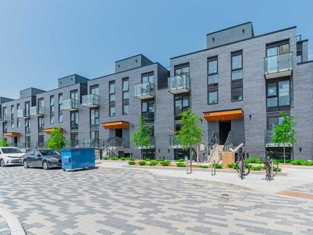th 39 - 10 Brin Dr, Townhouse with 3 bedrooms, 2 bathrooms and 1 parking in Toronto ON | Image 1