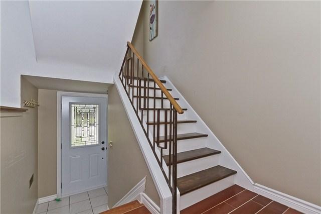 3644 Anniversary Rd, House semidetached with 3 bedrooms, 2 bathrooms and 4 parking in Mississauga ON | Image 4