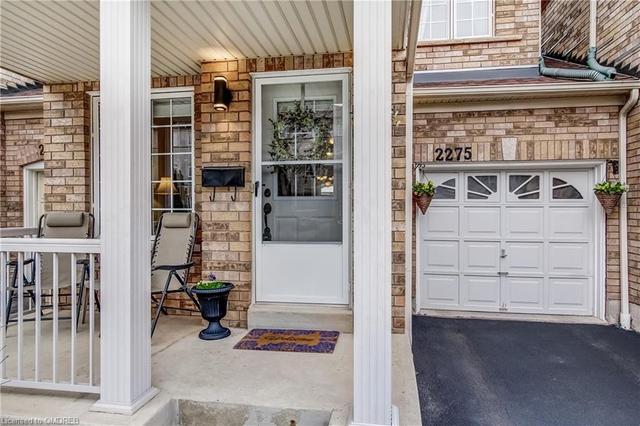 2275 Braeswood Lane, House attached with 3 bedrooms, 1 bathrooms and 2 parking in Burlington ON | Image 5