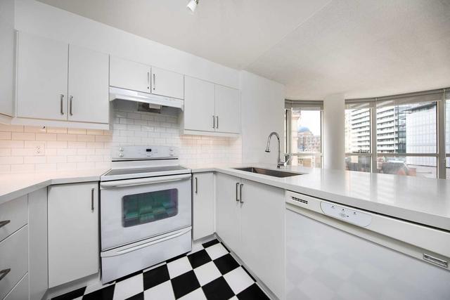 912 - 7 Carlton St, Condo with 2 bedrooms, 2 bathrooms and 1 parking in Toronto ON | Image 22