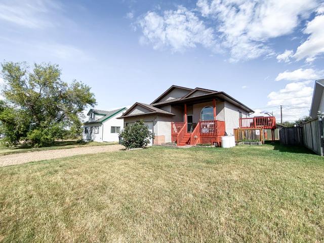 4503 50 Street, House detached with 3 bedrooms, 2 bathrooms and 4 parking in Saddle Hills County AB | Image 7