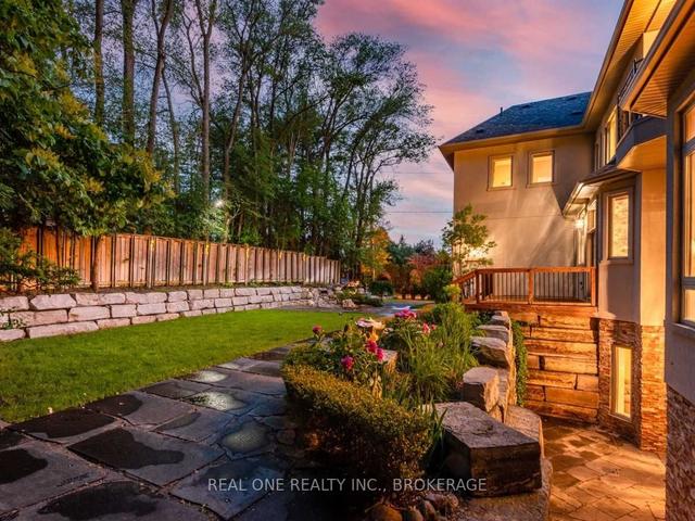 15 Royal Oak Dr, House detached with 5 bedrooms, 7 bathrooms and 10 parking in Toronto ON | Image 32