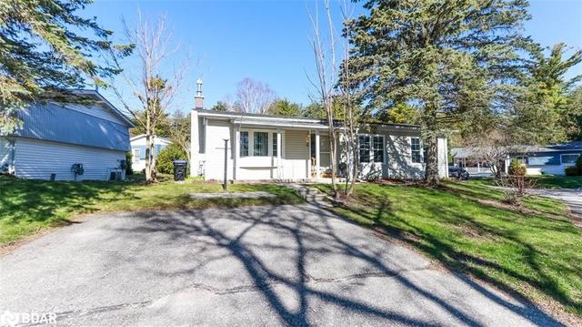 6 Honeysuckle Lane, House detached with 2 bedrooms, 2 bathrooms and 2 parking in Innisfil ON | Image 1