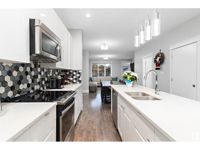 9218 154 St Nw, House detached with 4 bedrooms, 3 bathrooms and 4 parking in Edmonton AB | Image 4