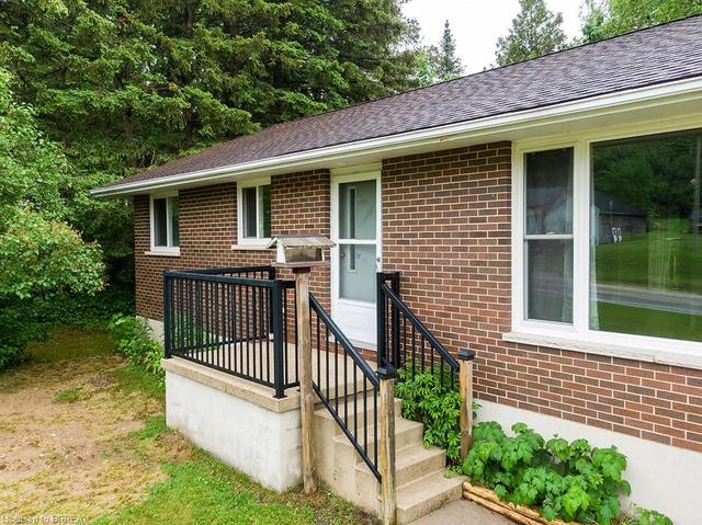 405014 Grey Road 4 Road W, House detached with 2 bedrooms, 1 bathrooms and 10 parking in Grey Highlands ON | Image 3
