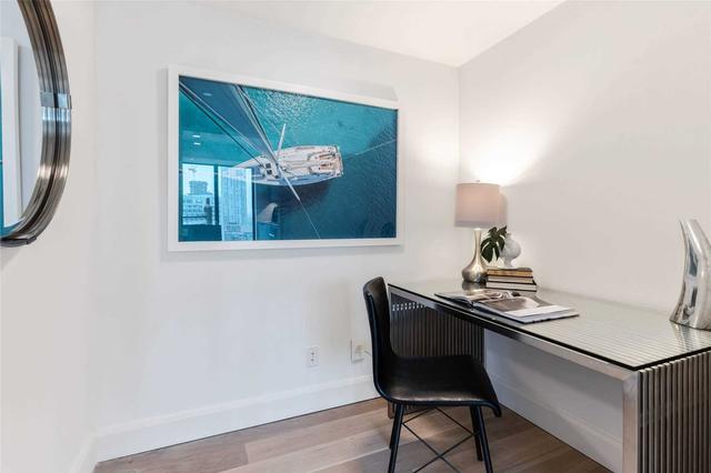 2702 - 200 Cumberland St, Condo with 2 bedrooms, 3 bathrooms and 1 parking in Toronto ON | Image 6