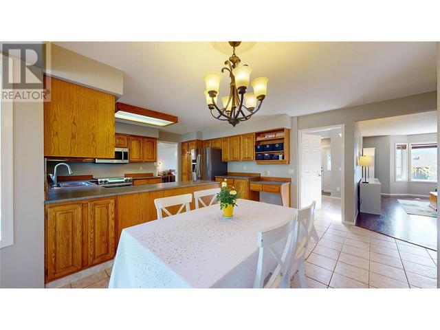 991 Cascade Place, House detached with 6 bedrooms, 3 bathrooms and 4 parking in Kelowna BC | Image 25
