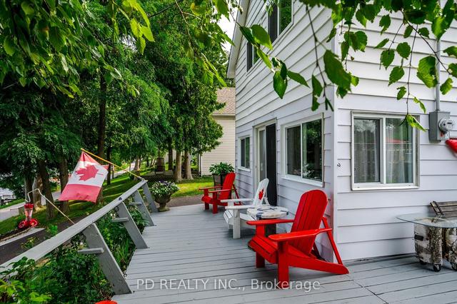 32 & 33 Hazel St, House detached with 3 bedrooms, 2 bathrooms and 4 parking in Kawartha Lakes ON | Image 2