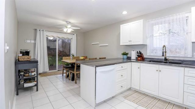 34 Brighton Rd, House detached with 3 bedrooms, 3 bathrooms and 4 parking in Barrie ON | Image 3
