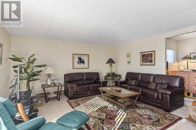 313 Macdonald Ave # 402, Condo with 2 bedrooms, 1 bathrooms and null parking in Sault Ste. Marie ON | Image 4