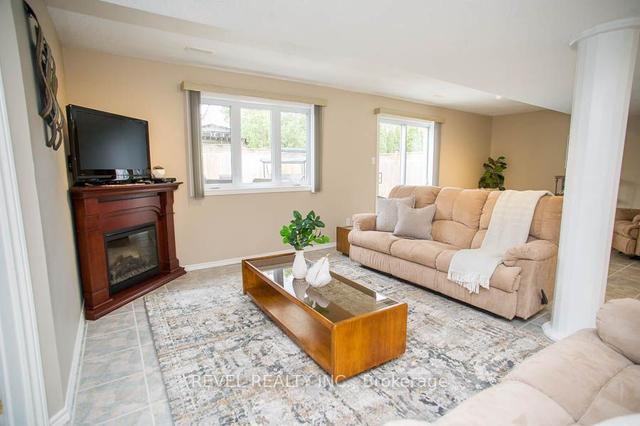 3 Mccormick Way, House detached with 3 bedrooms, 2 bathrooms and 4 parking in Brantford ON | Image 13