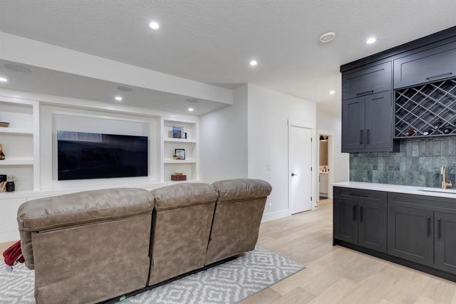 1421 44 Street Sw, Home with 5 bedrooms, 3 bathrooms and 2 parking in Calgary AB | Image 35