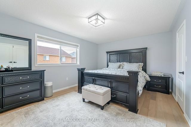 118 Herdwick St, House detached with 4 bedrooms, 4 bathrooms and 6 parking in Brampton ON | Image 6