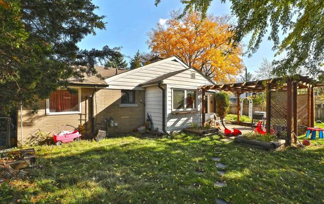 22 Sora Dr, House detached with 3 bedrooms, 1 bathrooms and 4 parking in Mississauga ON | Image 13