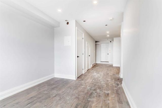 upper - 2263 Dundas St W, Condo with 2 bedrooms, 1 bathrooms and 0 parking in Toronto ON | Image 16