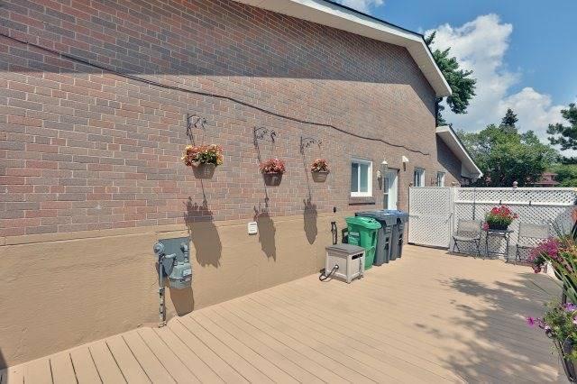 2366 Padstow Cres, House semidetached with 3 bedrooms, 2 bathrooms and 4 parking in Mississauga ON | Image 17
